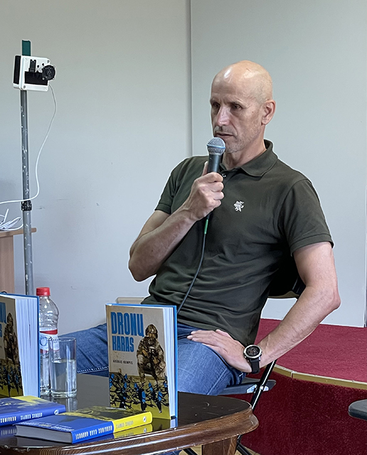 Sugrįžęs iš fronto: ką iš tikrųjų reiškia šiuolaikinis karas?