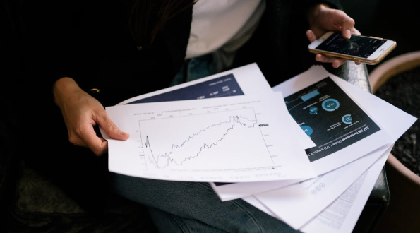 „Mokslo dvikova“. Kiek racionalios yra finansų rinkos?