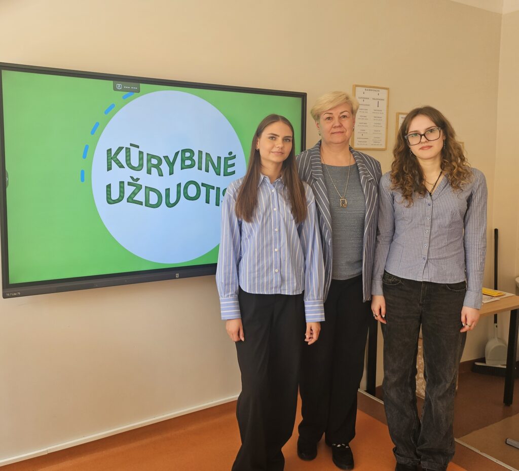 Gargždų „Vaivorykštės“ gimnazijos abiturientės kvietė pažaisti ir pažinti save