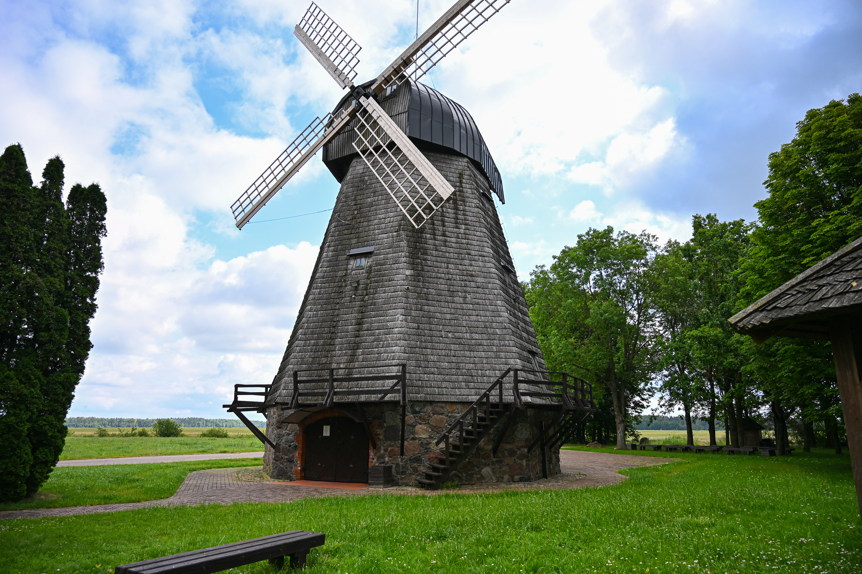 Mėlynžiedžiai linai – tik dainose ir Upytėje