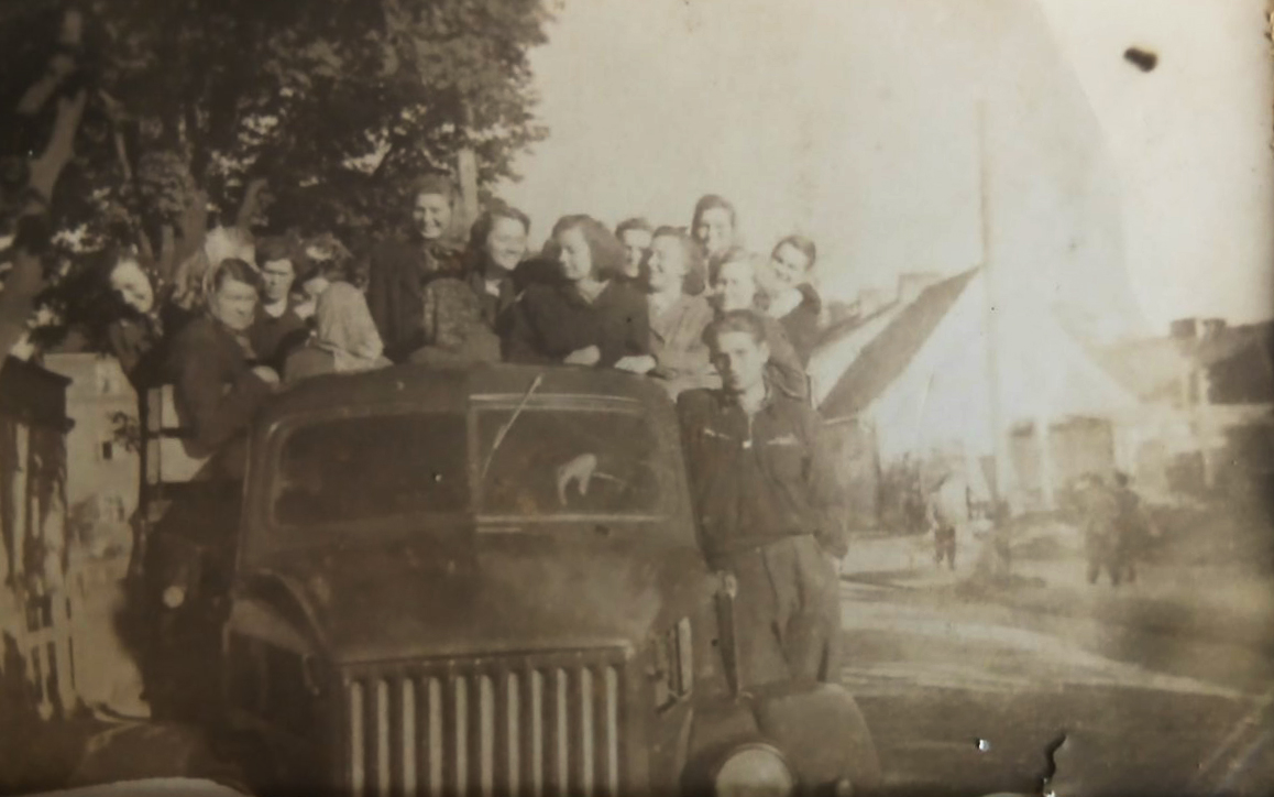 Kai klaipėdiečius veždavo ir krovininiais automobiliais