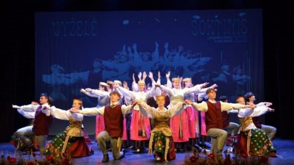 Kvietė jubiliejinis liaudiškų šokių konkursas