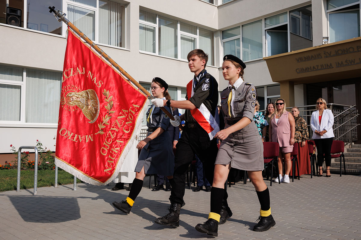 Reitingai: Spadek notowań polskich szkół. Krystyna Dzierżyńska: „Są rzeczy do naprawy”