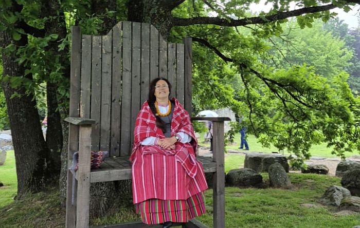 Folkloras, kuris gydo ir jungia