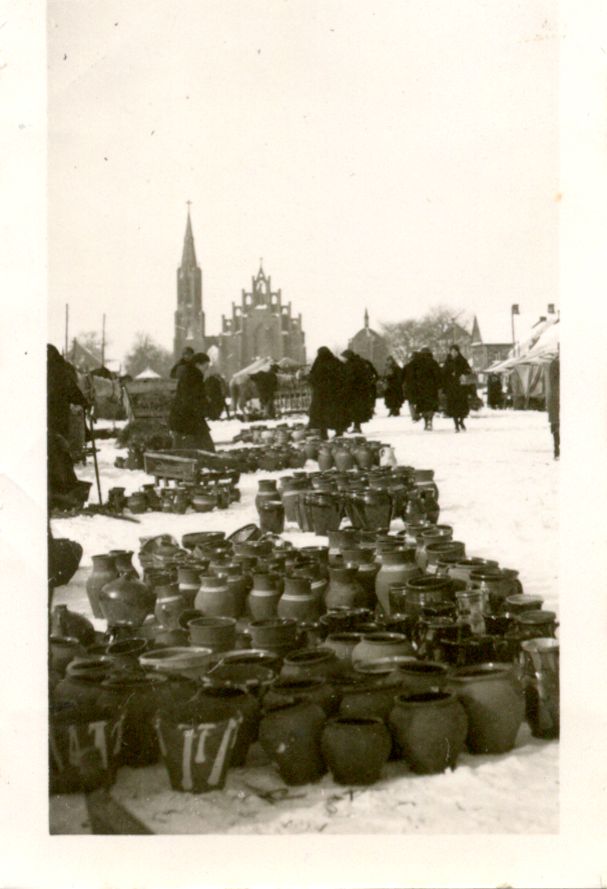 Simona Strumskytė. „Jočiau jočiau į turgelį ir į jomarkėlį"